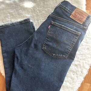 Levi wedgie straight distressed jeans